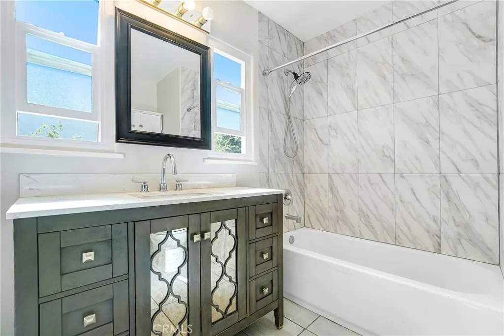 7454 Gaviota, Van Nuys, California 91406 home-pic-12